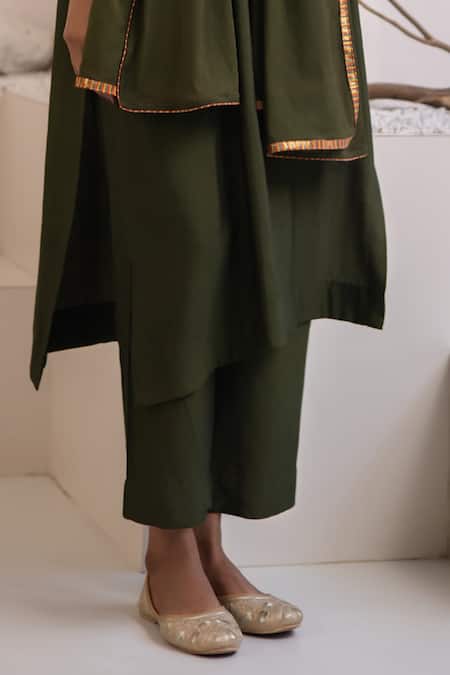 Avaha_Green Cotton V-neck Designer Maan Kurta Set _Online_at_Aza_Fashions