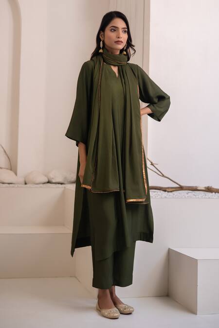 Shop_Avaha_Green Cotton V-neck Designer Maan Kurta Set _Online_at_Aza_Fashions