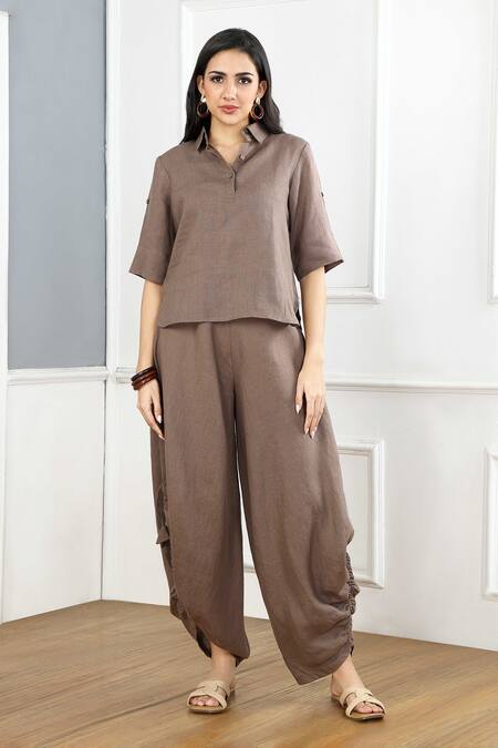Buy_Gothilo_Brown Linen Collared, Button-down Neck Mocha Mousse Top And Cowl Pants _Online_at_Aza_Fashions