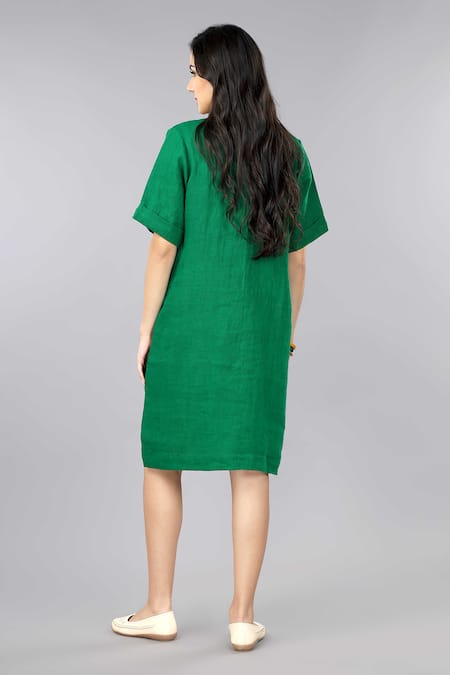 Shop Gothilo Green Linen Round Neck Pure Pocket Dress at Aza Fashions Shop_Gothilo_Green Linen Round Neck Pure Pocket Dress _at_Aza_Fashions