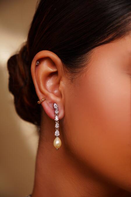 Zevar By Geeta_White Diamonds, Pearls Contemporary Pendant Necklace Set _Online_at_Aza_Fashions