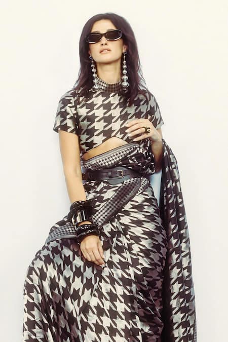 Ekaya Banaras_Black Silk Zari Houndstooth Pattern Saree _Online_at_Aza_Fashions