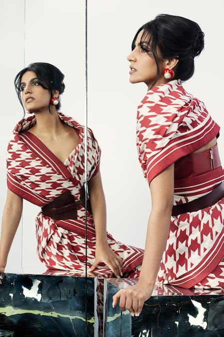 Ekaya Banaras Red & Vanilla Houndstooth Silk Saree 