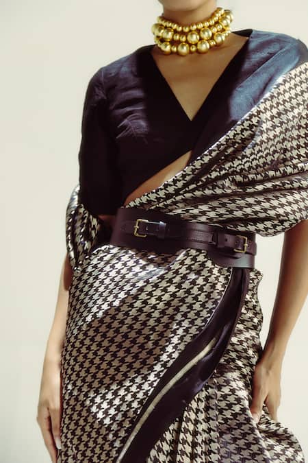 Buy Ekaya Banaras Black Silk Satin Zari Round Neck Gold Houndstooth Saree Online at Aza Fashions Buy_Ekaya Banaras_Black Silk Satin Zari Round Neck Gold Houndstooth Saree _Online_at_Aza_Fashions