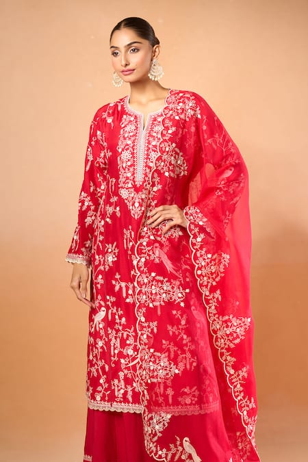 Anushree Reddy_Red Cotton, Chiffon Embroidery Split V-neck Aari Kurta Set _Online_at_Aza_Fashions