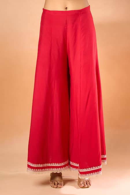 Anushree Reddy_Red Cotton, Chiffon Embroidery Split V-neck Aari Kurta Set _at_Aza_Fashions