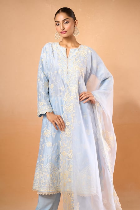 Anushree Reddy_Sky Blue Cotton Embroidery Split V-neck Floral Aari Kurta Set _Online_at_Aza_Fashions