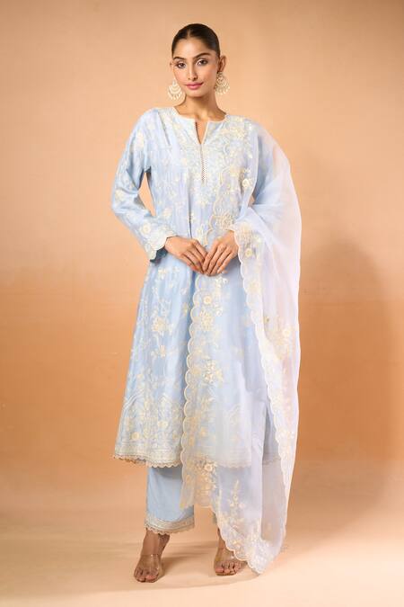 Anushree Reddy_Sky Blue Cotton Embroidery Split V-neck Floral Aari Kurta Set _at_Aza_Fashions