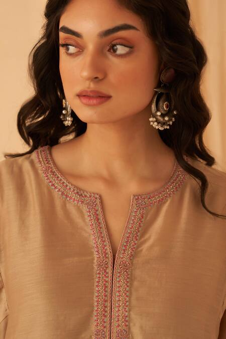Janki India_Beige Chanderi, Organza Embroidery Round Neck Resham Jaal Kurta Set _Online_at_Aza_Fashions