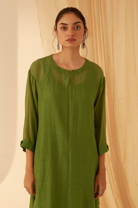 Buy Janki India Green Chanderi Embroidery Round Neck Cross Taanka Kurta Set Online at Aza Fashions Buy_Janki India_Green Chanderi Embroidery Round Neck Cross Taanka Kurta Set _Online_at_Aza_Fashions