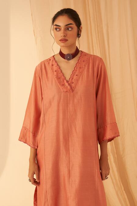 Shop Janki India Peach Chanderi, Organza Embroidery V-neck Floral Kurta Set Online at Aza Fashions Shop_Janki India_Peach Chanderi, Organza Embroidery V-neck Floral Kurta Set _Online_at_Aza_Fashions