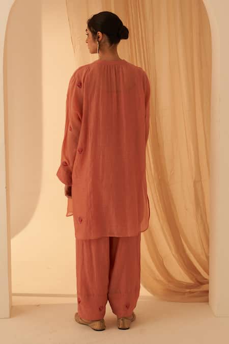 Shop Janki India Peach Chanderi Embroidery Collared Resham Buti Kurta Set at Aza Fashions Shop_Janki India_Peach Chanderi Embroidery Collared Resham Buti Kurta Set _at_Aza_Fashions