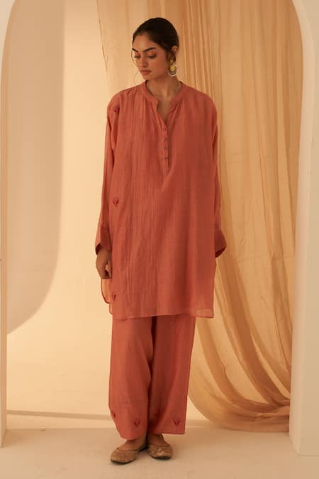 Janki India Peach Chanderi Embroidery Collared Resham Buti Kurta Set 