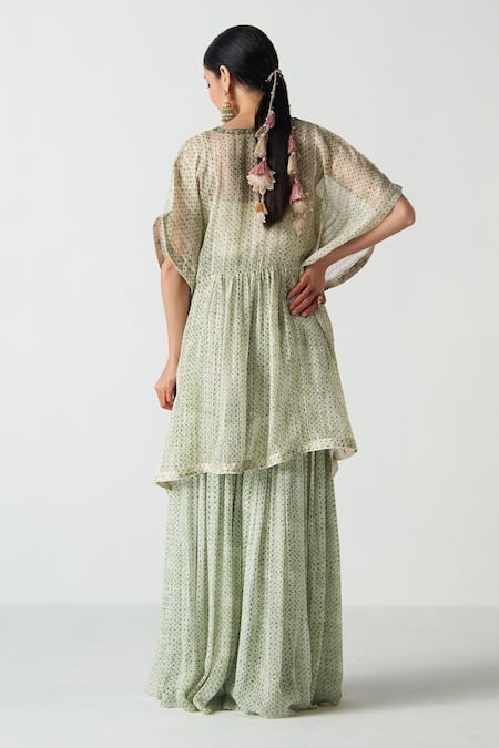 Studio Bagechaa Green Organza, Lurex Embroidery V-neck Khuskhus Kaftan Set Online at Aza Fashions Studio Bagechaa_Green Organza, Lurex Embroidery V-neck Khuskhus Kaftan Set _Online_at_Aza_Fashions