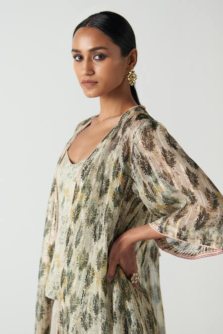 Buy Studio Bagechaa Green Chanderi Khishmish Cape And Pant Set Online at Aza Fashions Buy_Studio Bagechaa_Green Chanderi Khishmish Cape And Pant Set _Online_at_Aza_Fashions