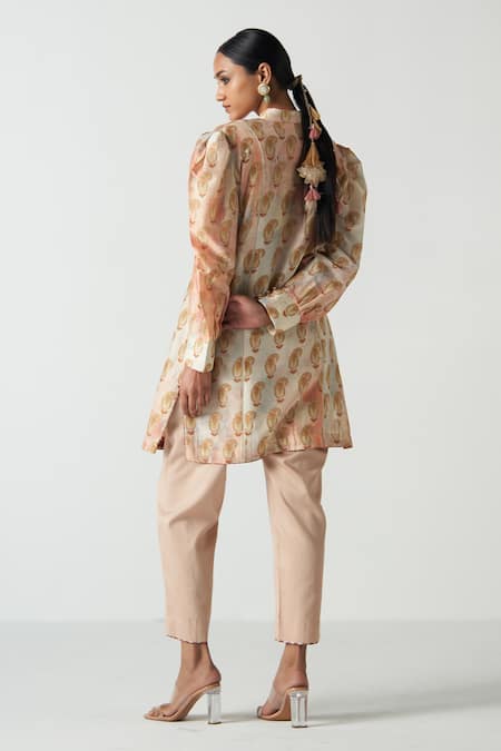 Shop Studio Bagechaa Peach Chanderi Mandarin Collar Khumani Coordinated Kurta Set at Aza Fashions Shop_Studio Bagechaa_Peach Chanderi Mandarin Collar Khumani Coordinated Kurta Set _at_Aza_Fashions