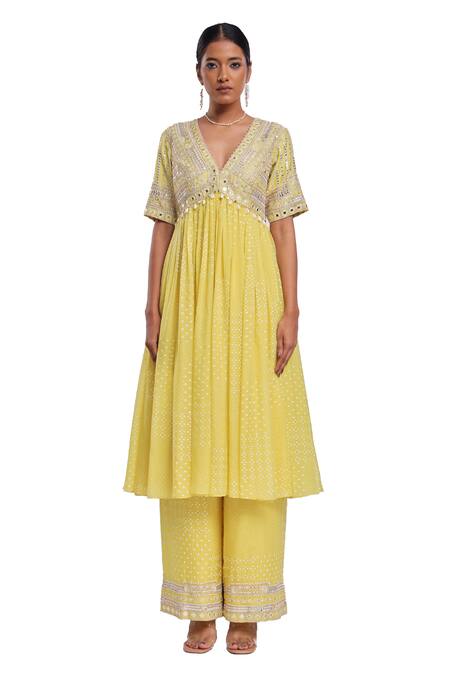 Shop Surbhi Gupta Green Chiffon Embroidery V-neck Anarkali Set Shop_Surbhi Gupta_Green Chiffon Embroidery V-neck Anarkali Set