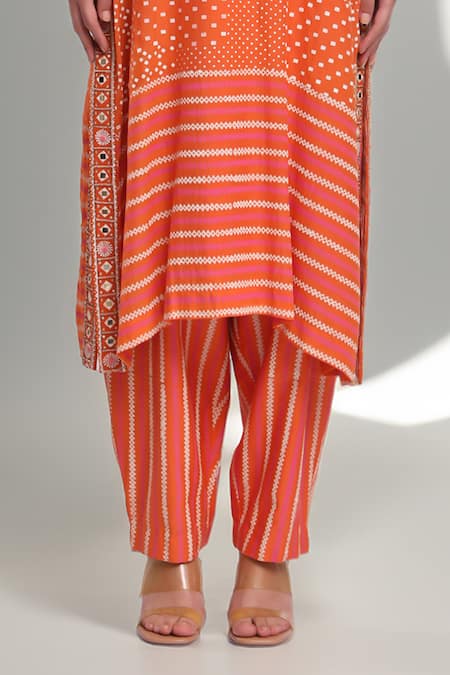 Surbhi Gupta_Orange Cotton Satin Embroidery Round Neck Hand Block Printed Kurta Set _at_Aza_Fashions