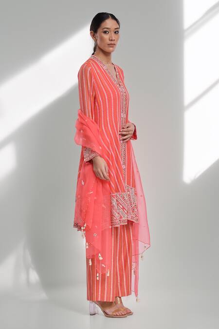 Surbhi Gupta_Pink Cotton, Chiffon Embroidery, Tassels V-neck Block Printed Kurta Set _at_Aza_Fashions