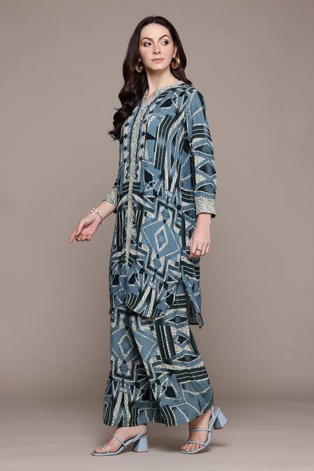 Ritu Kumar_Blue Viscose V-neck Geometric Print Kurta Set _Online_at_Aza_Fashions