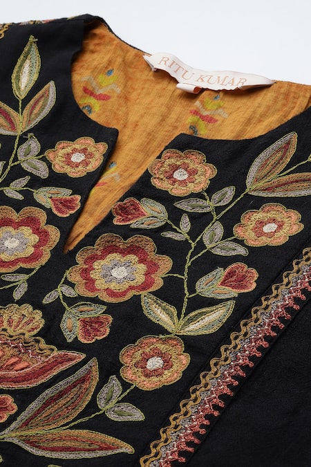 Ritu Kumar Black Cotton Embroidery Keyhole Neck Carpet Kurta Set at Aza Fashions Ritu Kumar_Black Cotton Embroidery Keyhole Neck Carpet Kurta Set _at_Aza_Fashions