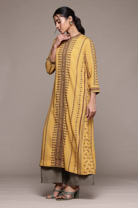 Ritu Kumar_Yellow Rayon Round Neck Essential Bhuj Long Kurta_Online_at_Aza_Fashions