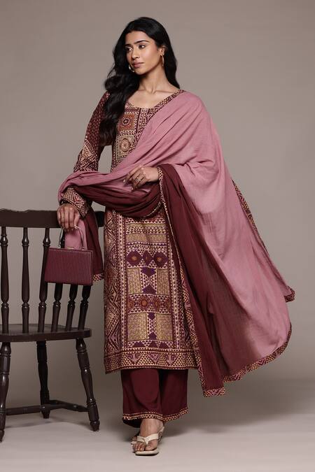 Ritu Kumar_Red Cotton Embroidery Round Neck Sona Printed Kurta Set With Pant And Dupatta _at_Aza_Fashions