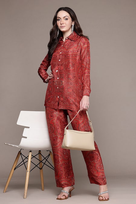 Buy Ritu Kumar Red Silk Collared Brocade Jamawar Kurti Set Online at Aza Fashions Buy_Ritu Kumar_Red Silk Collared Brocade Jamawar Kurti Set _Online_at_Aza_Fashions