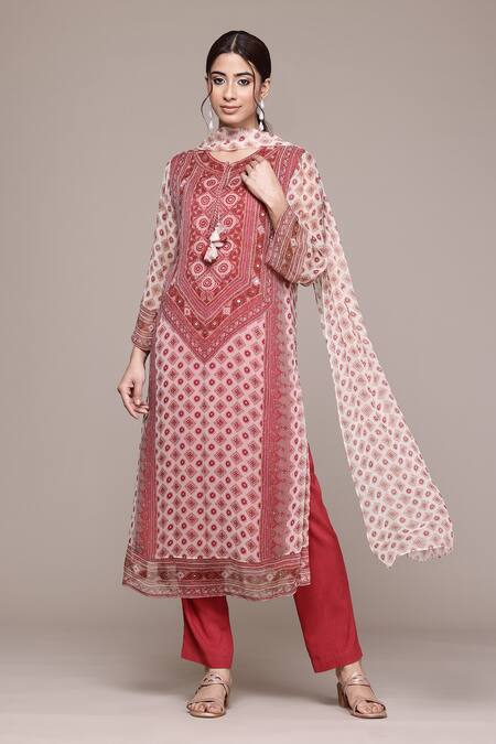 Buy_Ritu Kumar, Ri.Ritu Kumar, aarke Ritu Kumar_Off White Polyester, Viscose, Chiffon Ecru Printed Kurta Set With Pant And Dupatta