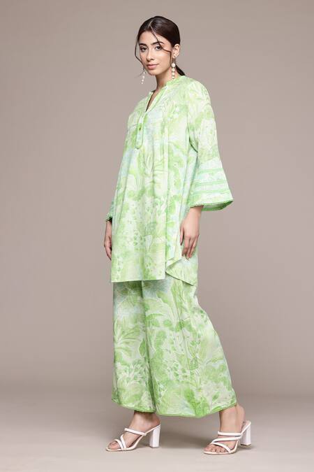 Ritu Kumar, Ri.Ritu Kumar, aarke Ritu Kumar Green Viscose Bandeau Neck Apple Ophellia Kurti Set Online at Aza Fashions Ritu Kumar, Ri.Ritu Kumar, aarke Ritu Kumar_Green Viscose Bandeau Neck Apple Ophellia Kurti Set_Online_at_Aza_Fashions