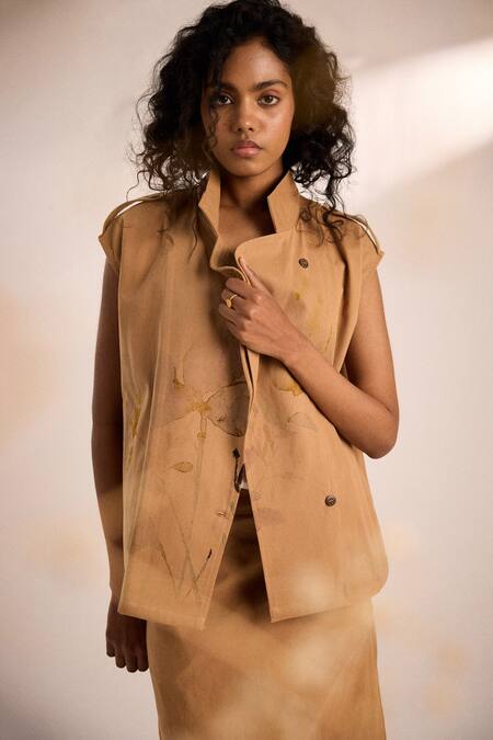 Kharakapas_Beige Cotton, Twill Round Neck Floral Print Co-ord Set _Online_at_Aza_Fashions