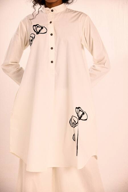 Kharakapas_White Cotton Embroidery Mandarin Collar Abstract Floral Kurta Set _Online_at_Aza_Fashions