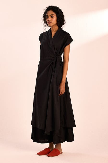 Buy Kharakapas Black Cotton Open Neck Wrap Tunic Co-ord Set Online at Aza Fashions Buy_Kharakapas_Black Cotton Open Neck Wrap Tunic Co-ord Set _Online_at_Aza_Fashions