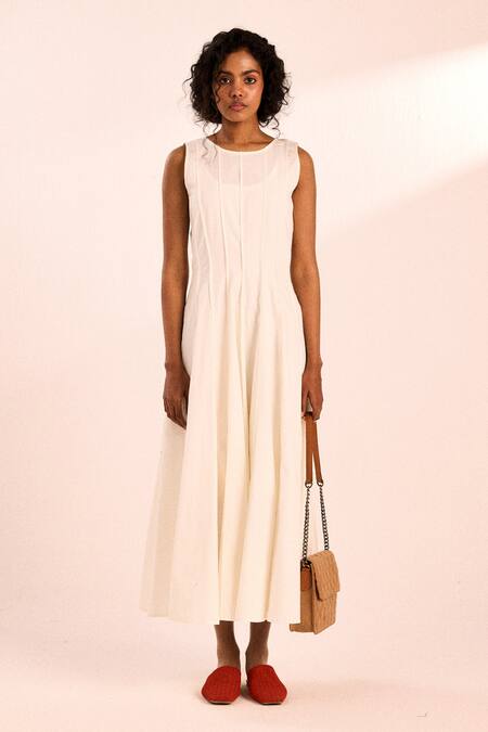 Shop_Kharakapas_White Cotton Round Neck Daisy Dance Maxi Dress _Online_at_Aza_Fashions
