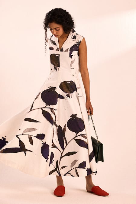 Kharakapas Floral Printed Maxi Dress 