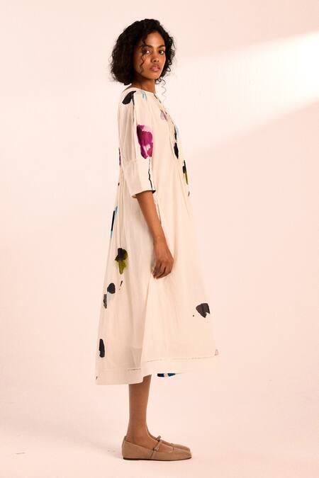 Kharakapas_White Voile Round Neck Alabaster Midi Dress With Floral Print _Online_at_Aza_Fashions