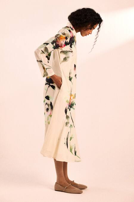 Kharakapas_Off White Voile Lace V-neck Midi Dress _Online_at_Aza_Fashions