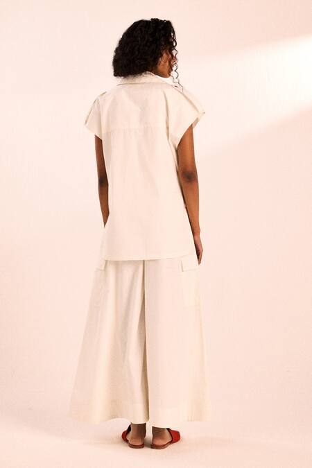 Shop_Kharakapas_White Cotton Embroidery Collared Poplin Jacket _at_Aza_Fashions