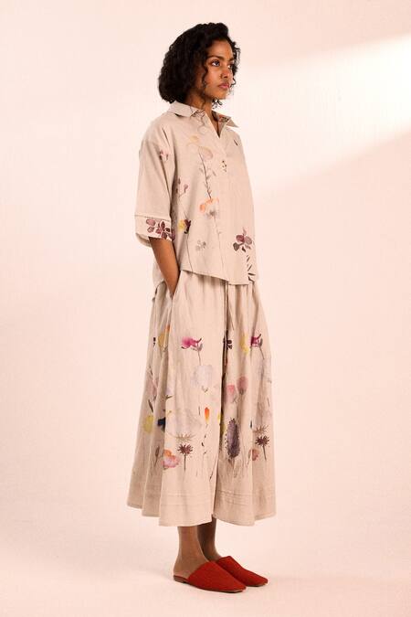 Kharakapas_Beige Voile Collared Floral Print Oatmeal Top _Online_at_Aza_Fashions