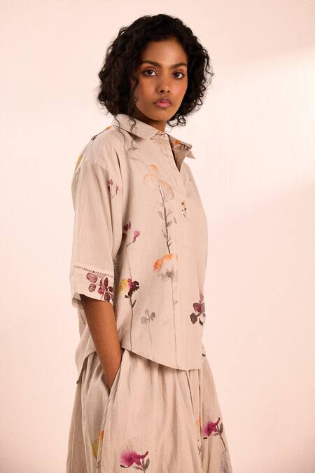 Buy_Kharakapas_Beige Voile Collared Floral Print Oatmeal Top _Online_at_Aza_Fashions