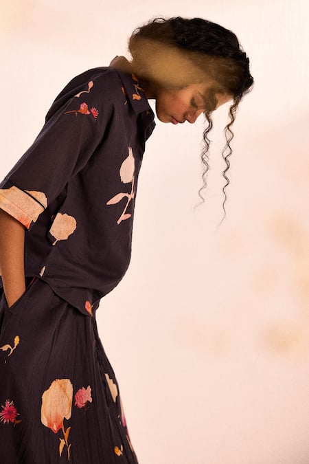 Kharakapas_Gray Voile Collared Floral Print Relaxed Top _at_Aza_Fashions