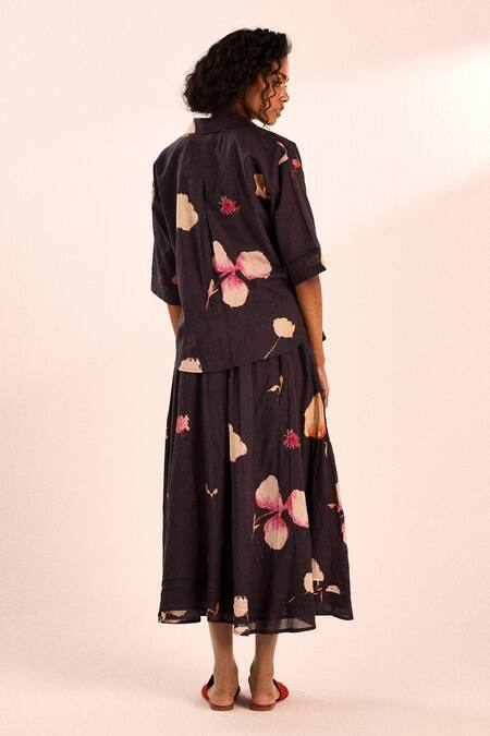 Shop_Kharakapas_Black Voile Gathered Floral Print Midi Skirt _at_Aza_Fashions