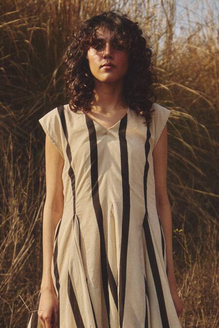 Kharakapas_Black Voile Round Neck Structured Vertical Stripe Dress _Online_at_Aza_Fashions