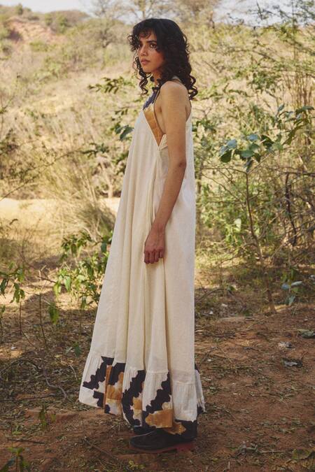 Buy_Kharakapas_White Voile Halter Neck Shibori Print Maxi Dress _Online_at_Aza_Fashions