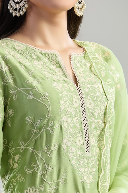 Anushree Reddy Green Cotton Embroidery Split V-neck Aari Kurta Set at Aza Fashions Anushree Reddy_Green Cotton Embroidery Split V-neck Aari Kurta Set _at_Aza_Fashions