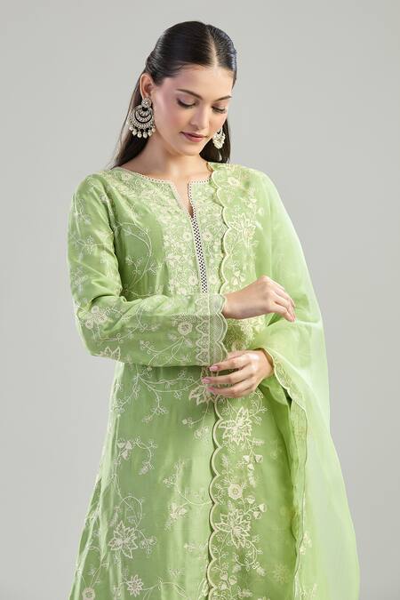 Buy Anushree Reddy Green Cotton Embroidery Split V-neck Aari Kurta Set Buy_Anushree Reddy_Green Cotton Embroidery Split V-neck Aari Kurta Set