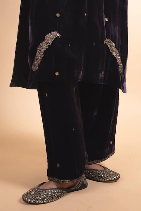 Shop Rhua Purple Velvet Sequins, Embroidery Round Neck Kurta Set Online at Aza Fashions Shop_Rhua_Purple Velvet Sequins, Embroidery Round Neck Kurta Set _Online_at_Aza_Fashions