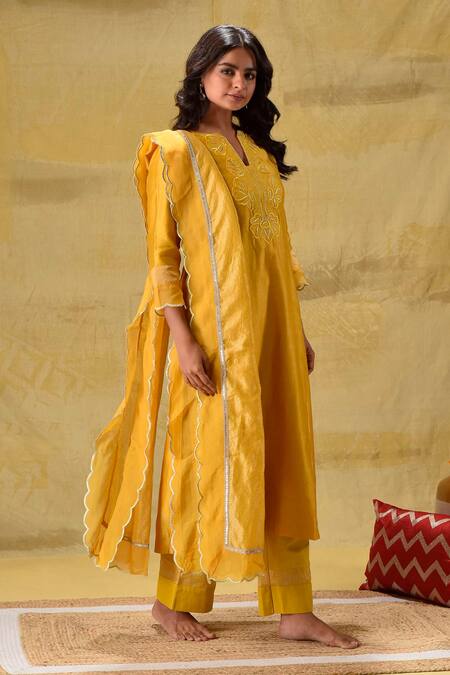 Gulabik Jaipur_Yellow Chanderi Embroidery Split V-neck Kurta Set _Online_at_Aza_Fashions