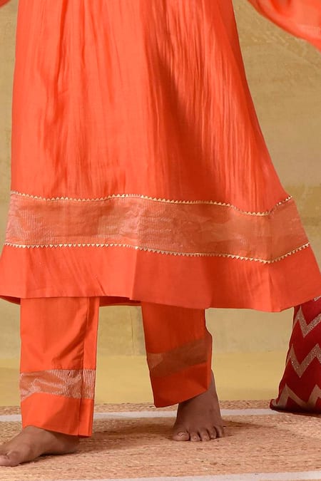 Gulabik Jaipur_Orange Chanderi Embroidery, Zari Round Neck Burnt Kurta Set _Online_at_Aza_Fashions
