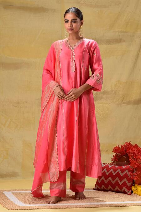 Gulabik Jaipur_Peach Chanderi Embroidery Split V-neck Bright Handwoven Kurta Set _at_Aza_Fashions